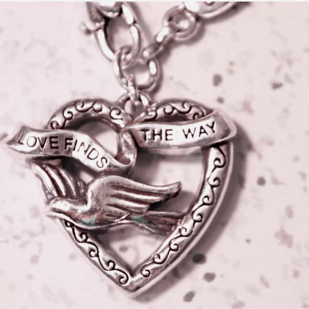 “Rare” RETIRED Brighton Bracelet, “Love Finds the Way” NWT🌷🌷🌷